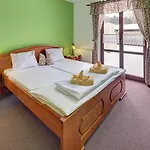 Hradni Basta 3* Бечов-над-Теплоу