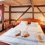 Hradni Basta Bečov nad Teplou