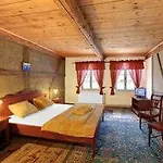 Hradni Basta 3*