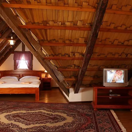 Hradni Basta Bečov nad Teplou