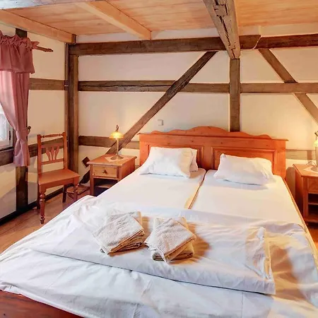 Hradní Bašta Bečov nad Teplou