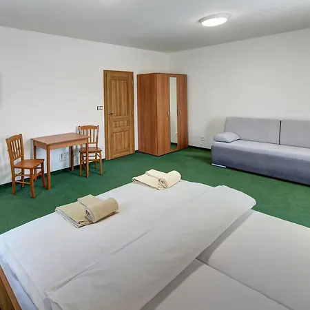 Hradní Bašta 3*