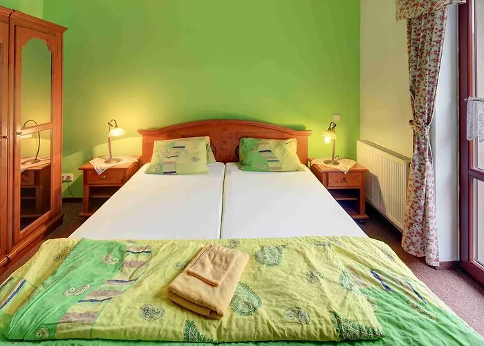 Hradni Basta Hotel Becov nad Teplou