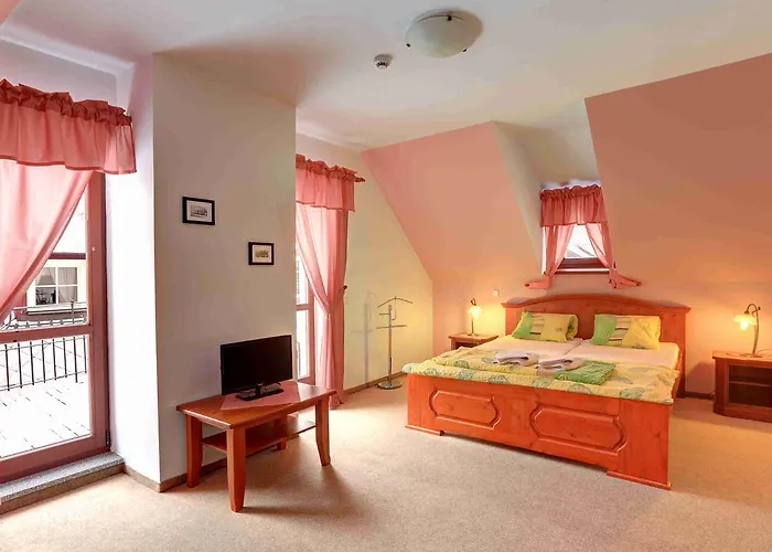 Hotel Hradni Basta Becov nad Teplou