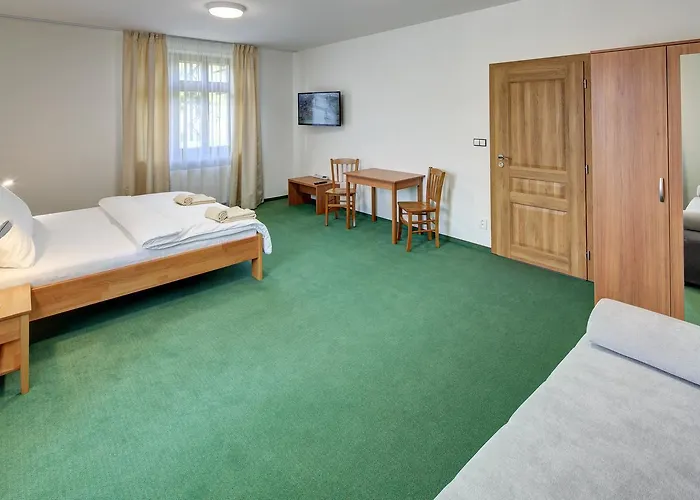 Hradni Basta Hotel Becov nad Teplou