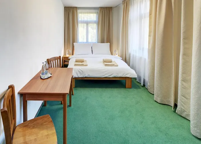 Hradni Basta Szálloda 3*