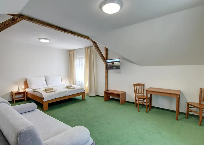 Hradni Basta Becov nad Teplou